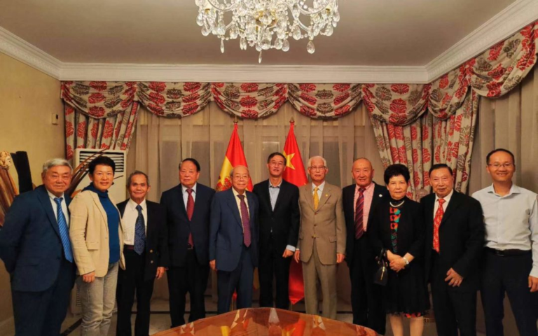方新民主席受中国驻西班牙大使邀请参加国际交流活动